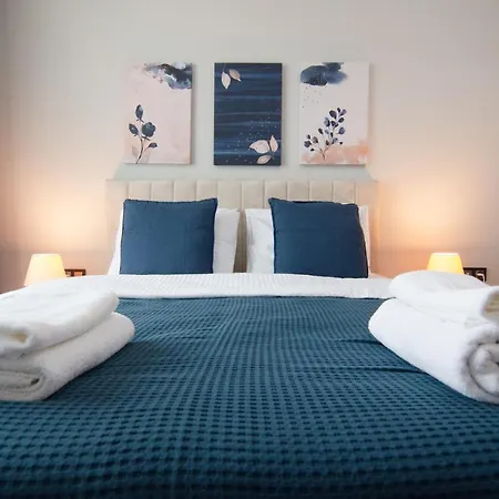 Cozy Retreat Stylish 2br Apt *