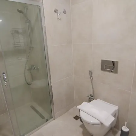 Cozy Retreat Stylish 2br Apt דירה