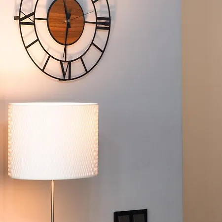 דירה Cozy Retreat Stylish 2br Apt איסטמבול