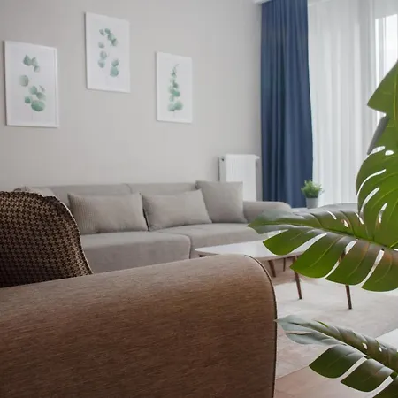 Cozy Retreat Stylish 2br Apt דירה *