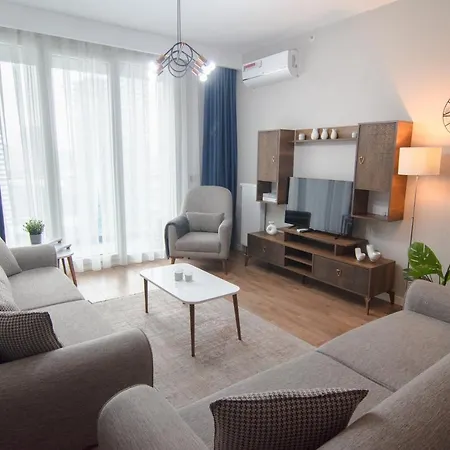 Cozy Retreat Stylish 2br Apt דירה איסטמבול